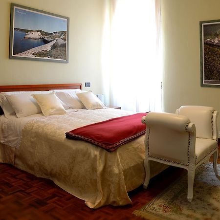 Hotel La Fenice Chiari Exterior photo