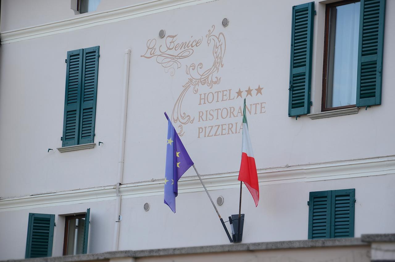 Hotel La Fenice Chiari Exterior photo