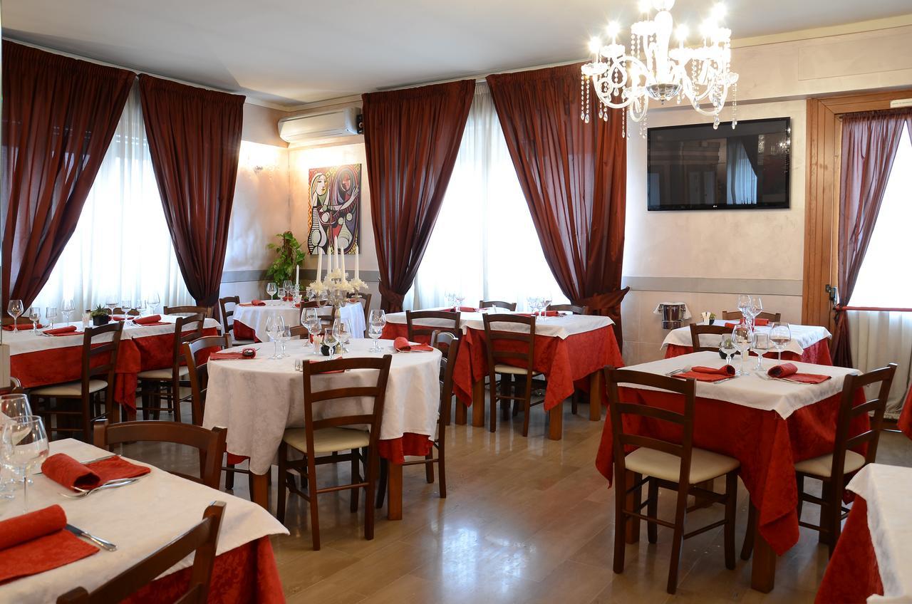 Hotel La Fenice Chiari Exterior photo